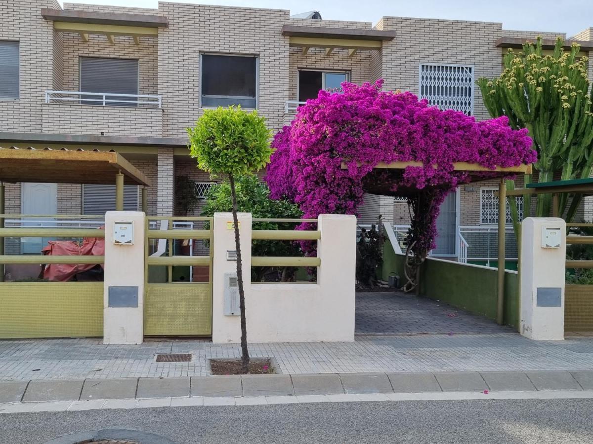 הוילה ל'אמפולה Casa Junto A La Playa Costa Dorada מראה חיצוני תמונה